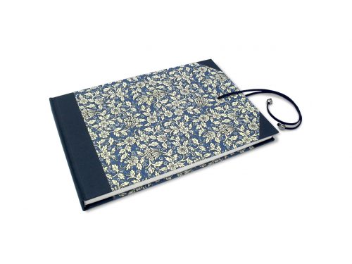 Libro de testigos con flores azules y cierre . MardePapel