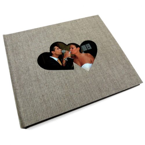 Álbum de foto y firmas con marco de corazones. MardePapel