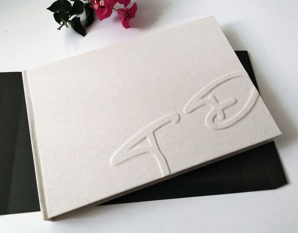 Libro d e firmas personalizado para boda. MardePapel